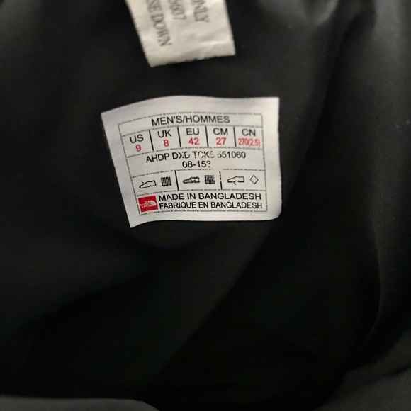 The iconic North Face Bootie is keep your feet warm during cold winter. - Picture 14 of 15